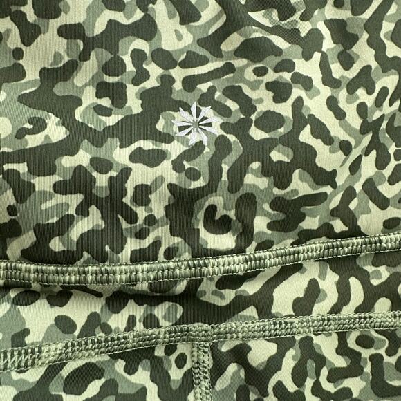 Athleta Ultimate Stash II 7" Biker Shorts Green Clouded Leopard Medium Athletic - Picture 6 of 7